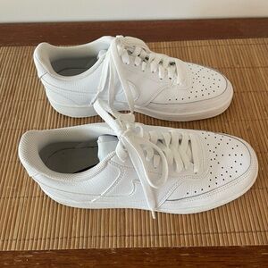 Women’s Nike Court Vision Size 8
